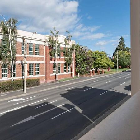 Generous Victorian Terrace In Cbd - Parking & Wifi Apartment Launceston Luaran gambar
