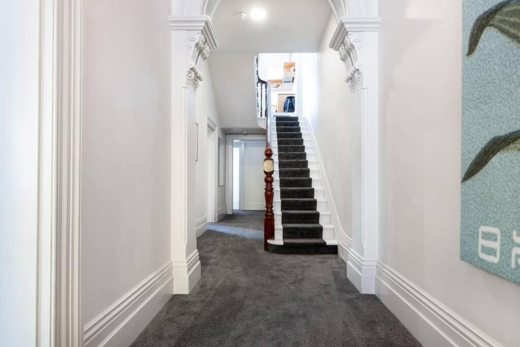 Generous Victorian Terrace In Cbd - Parking & Wifi Apartment Launceston Luaran gambar