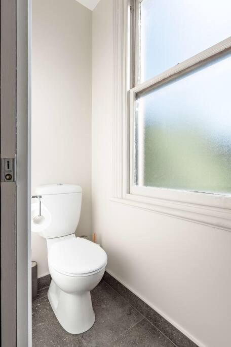 Generous Victorian Terrace In Cbd - Parking & Wifi Apartment Launceston Luaran gambar